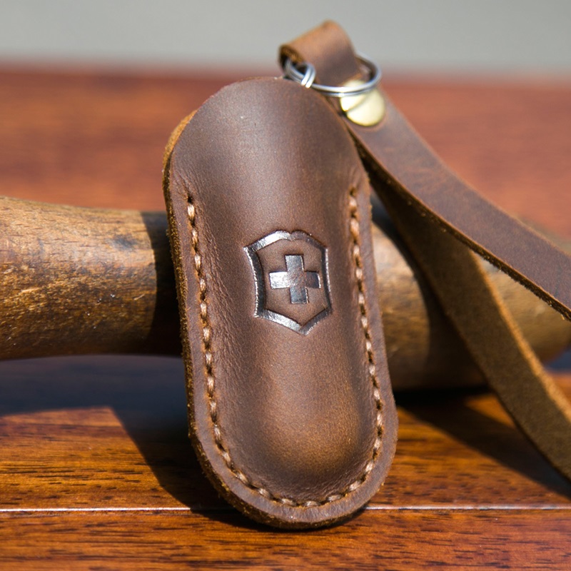Nóż szwajcarski, skórzane etui – Leatherwork Knives recenzja i cena