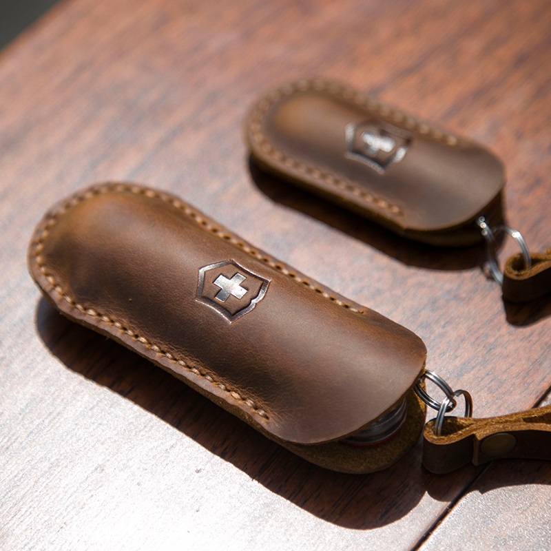 Nóż szwajcarski, skórzane etui – Leatherwork Knives recenzja i cena